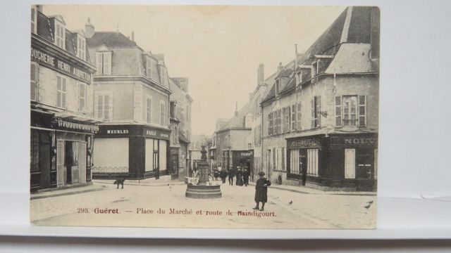 Guéret : Place du Marché et route de Maindigourt. AAA 293. Carte ...