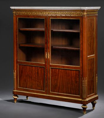 une très belle et rare bibliothèque de style George IV en acajou et marbre