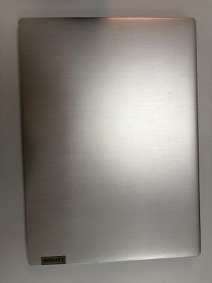 Un ordinateur portable LENOVO sans chargeur, NON TESTE.