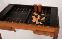 Table tric-trac en bois et placage de noyer, ouvrant par deu… (photo 5)