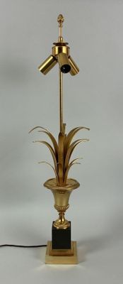 a lamp that is sitting on top of a table