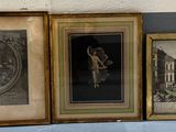 trois photos encadrées d'un homme et d'une femme sur un mur