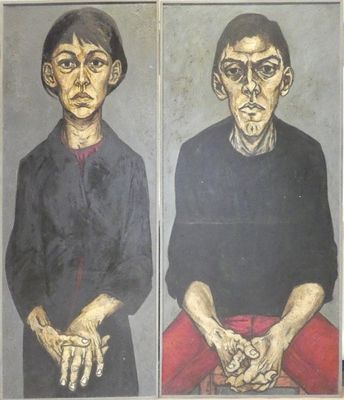 deux tableaux représentant un homme et une femme assis l'un à côté de l'autre