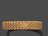 une bague en or 18 carats, signée Van Cleef