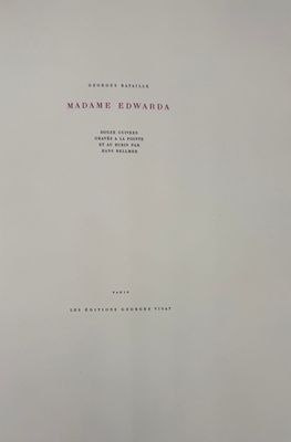 gros plan d'un livre sur une table à fond blanc