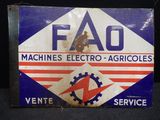 une ancienne enseigne de distributeur automatique FAO sur fond noir