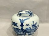 Jarre en porcelaine chinoise bleue et blanche ornée d'un motif de dragon