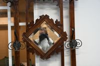 Vestiaire en bois teinté foncé d'un miroir losangique à patè… (photo 5)