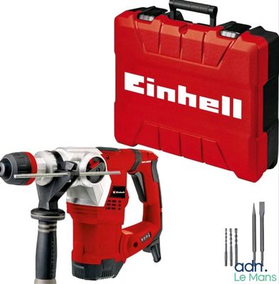 un marteau rouge et noir avec un coffret rouge et des outils