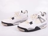 Nike Air Jordan 4 Retro blanc / noir - gris ciment