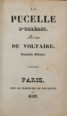 un vieux livre avec un titre en noir et blanc