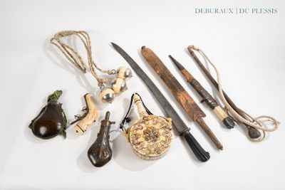 un grand nombre d'éléments différents sur la table