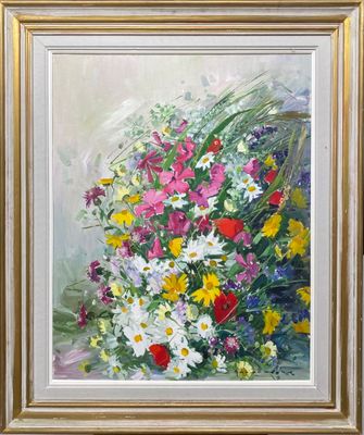 une peinture à l'huile représentant un bouquet de fleurs dans un cadre doré