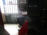 a picture of a machine that is sitting in a room