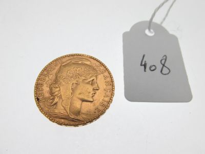 gros plan d'une pièce de monnaie portant une étiquette de prix