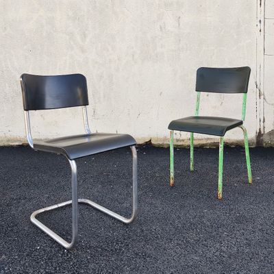 2 chaises tubulaires attribuées à René Herbst, 1950. Structures métal,