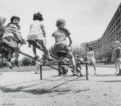 André GAMET (1919-2017) Banlieue de Lyon. Jeux d'enfants dan…