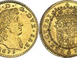 l'image d'une pièce souveraine en or ornée d'une couronne
