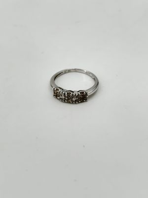 Bague en or blanc 750°/.(18K), sertie de 21 diamants ronds t…
