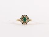 la bague en émeraude et diamant