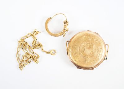 an image of a gold locke with a chain around it