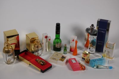LOT DE 13 FLACONS de parfum dont Le Champagne d'YSL, Déclara…