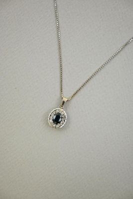 Chaîne en or gris 18K 750 millièmes maille vénitienne retena…