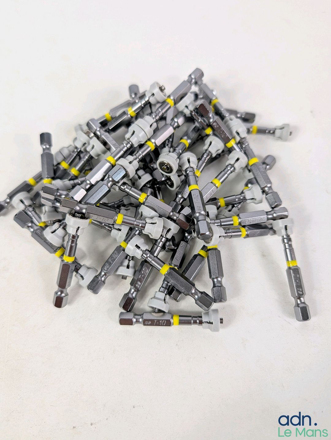 Lot de 50 embouts de vissage, guidage magnétique T-10.