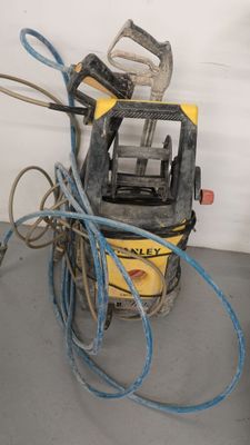 a picture of a machine that is sitting on the floor