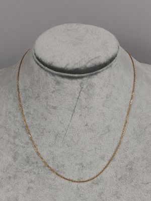 a gold chain necklace on a mannequin mannequin mannequin mannequin mannequin mannequin mannequin mannequin manne