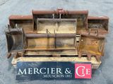 a picture of a large machine that is sitting on a pallet
