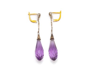 une paire de boucles d'oreilles en améthorate et diamants