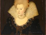 un vieux tableau représentant une femme en robe noire, avec une croix rouge sur la poitrine