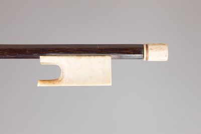 Baguette d'archet d'alto de l'école de PAJEOT, fait vers 183…