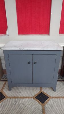 Buffet formant ilot central en bois laqué gris, plateau en m…