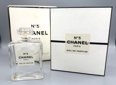 Flacon et coffret du parfum Chanel n° 5 EAP de Chanel