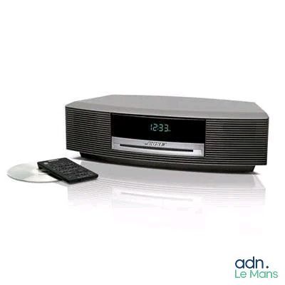 une image représentant un lecteur CD et une télécommande