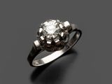 une bague en diamant à une seule pierre, par van cleef