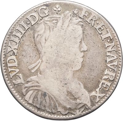gros plan d'une pièce de monnaie sur fond blanc