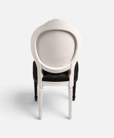 Chaise en bois sculpté et laqué blanc et noir à décor d'un n… (photo 3)