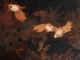 deux oiseaux qui volent dans le ciel nocturne