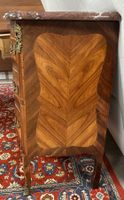 Commode d'entre deux ouvrant par trois tiroirs, en placage d… (photo 4)