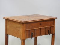 Travailleuse en bois mouluré et placage ouvrant par un abatt… (photo 2)