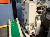 a picture of a machine that is sitting in a room
