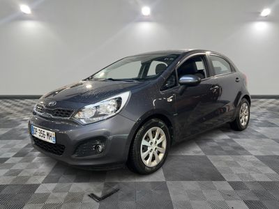 KIA - RIO 1.2L 85 ACTIVE - ES - Mise en service: 03/03/2015 …