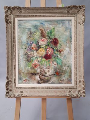 tableau représentant un vase de fleurs posé sur un chevalet, sur fond bleu