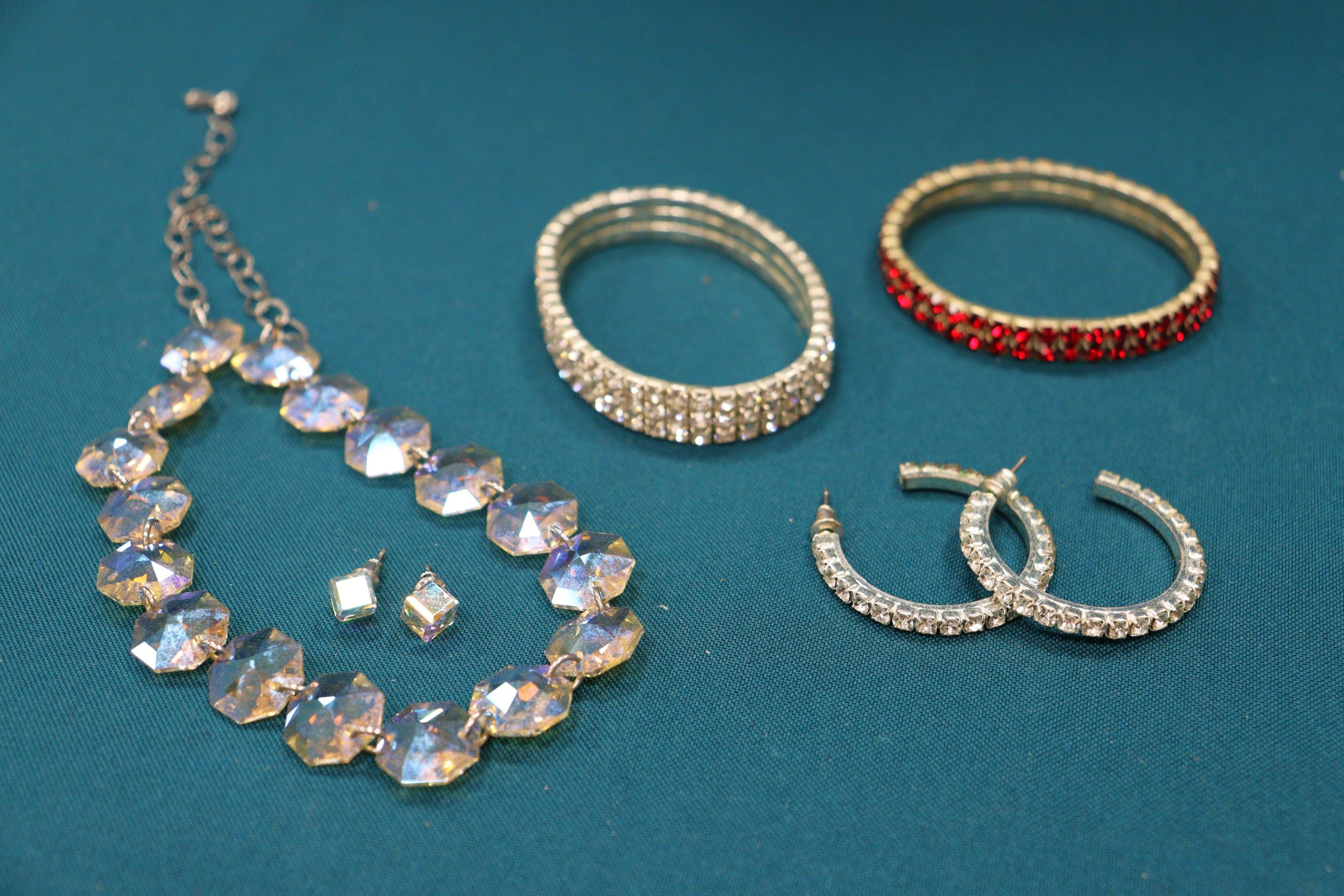 Bijoux & Pierres Précieuses