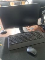 Écran HISI, clavier, souris, unité Asus et 2 enceintes