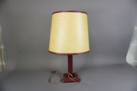 Pied de lampe gainé de cuir bordeaux. (photo 2)