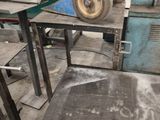 a machine that is sitting on a table in a room